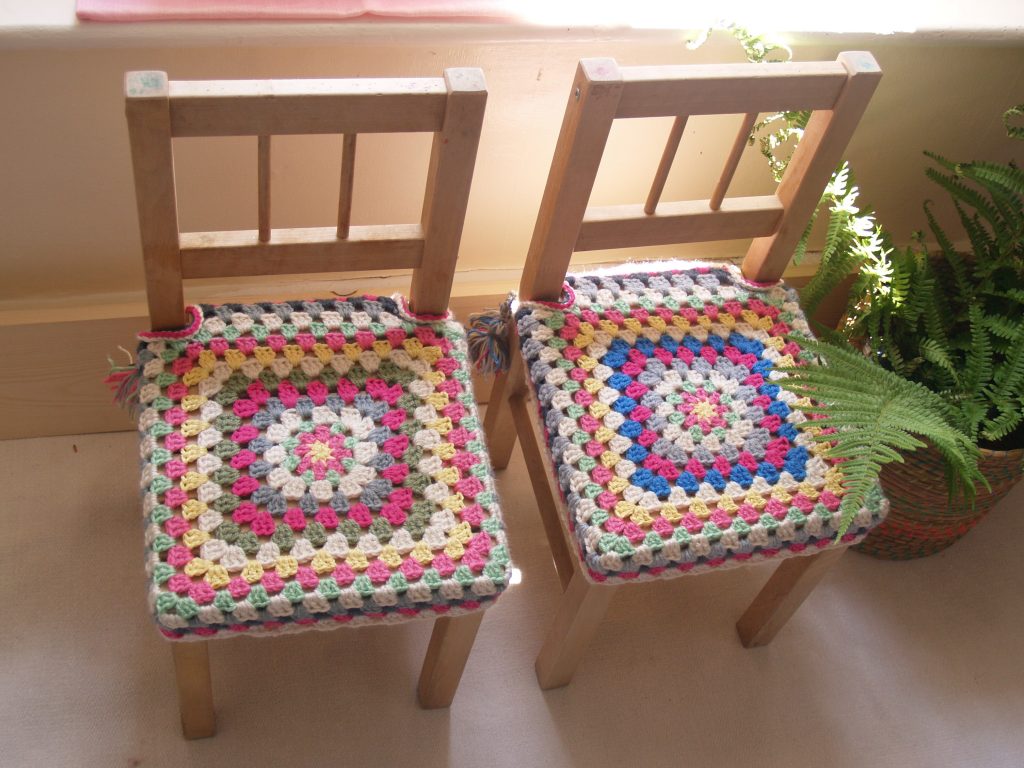 3 Beautiful Crochet Chair Covers Free Patterns for Beginners Happy ...