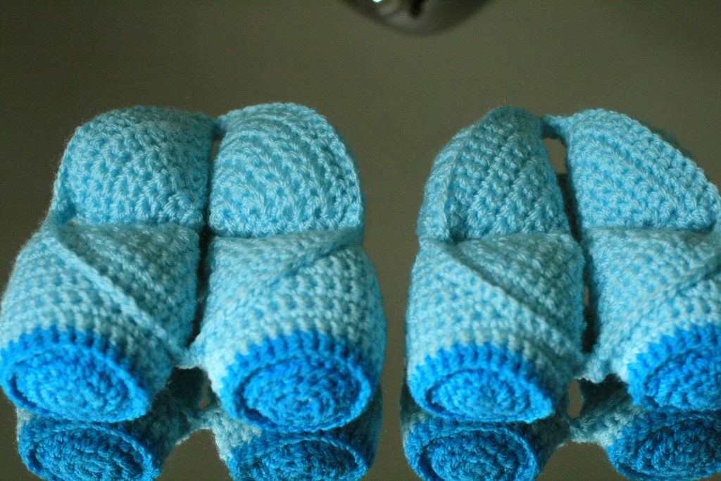 3 Cheerful Motifs of Amish Puzzle Ball Crochet Pattern Amish Puzzle Ball mecrochetcom Crochet amish puzzle ball pattern