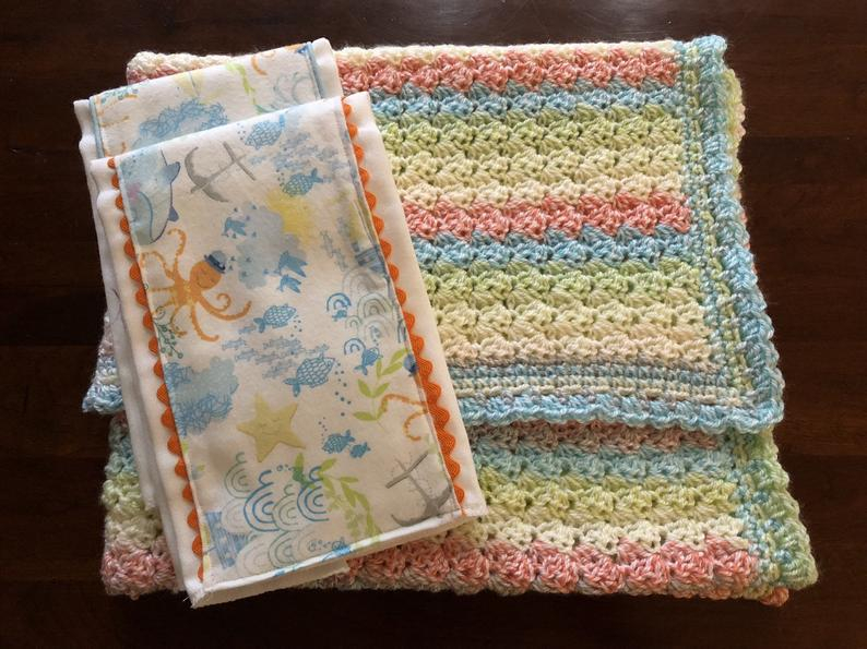Pretty Models of Crochet Burp Cloth Pattern
