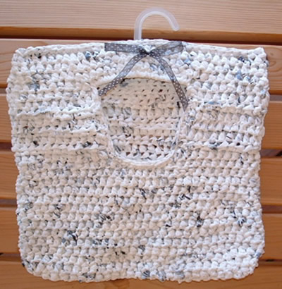 What You Need to Make A Crochet Clothespin Bag Pattern Free - mecrochet.com